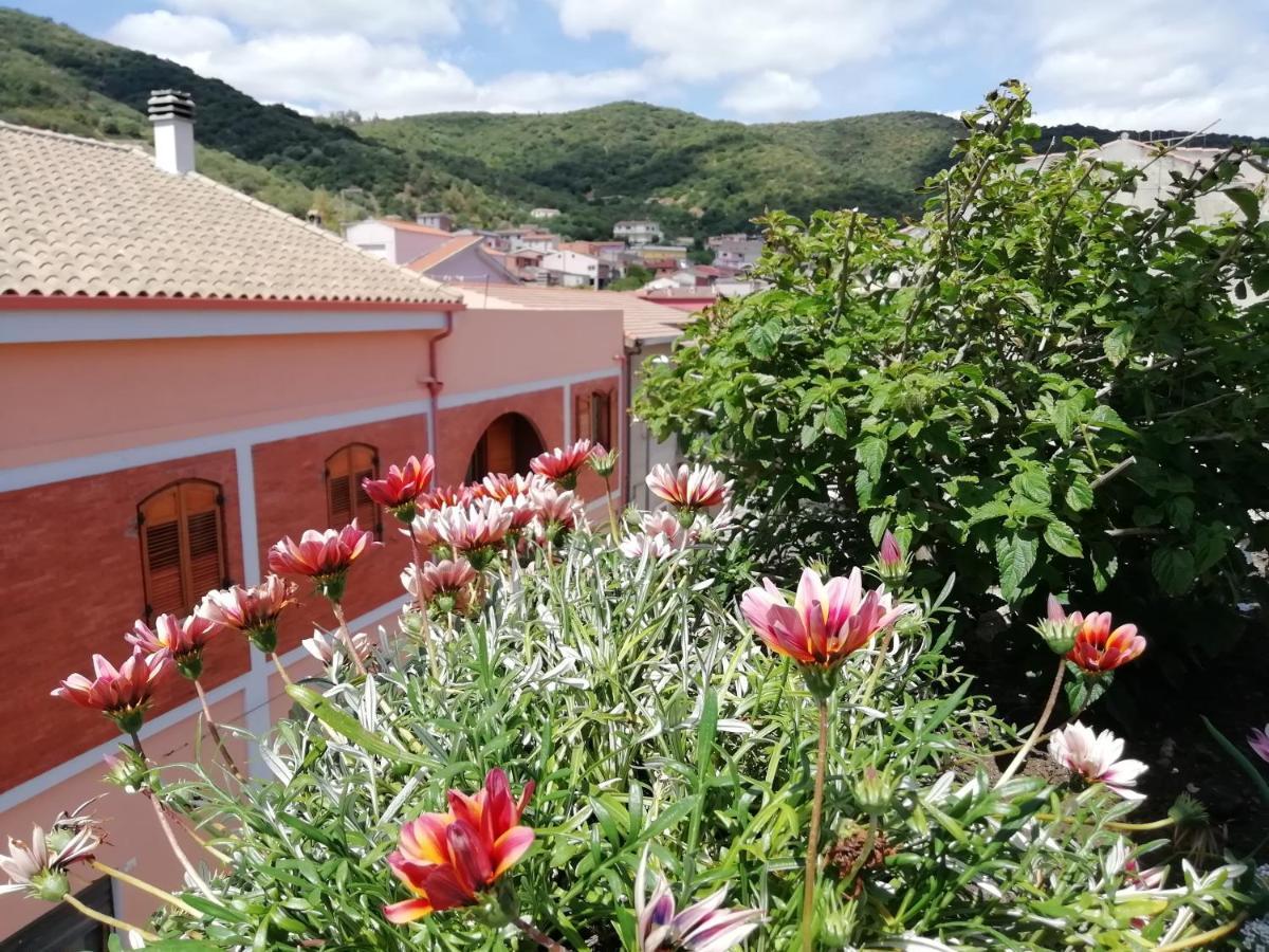 La Brezza Del Sud Villa Теулада Екстериор снимка