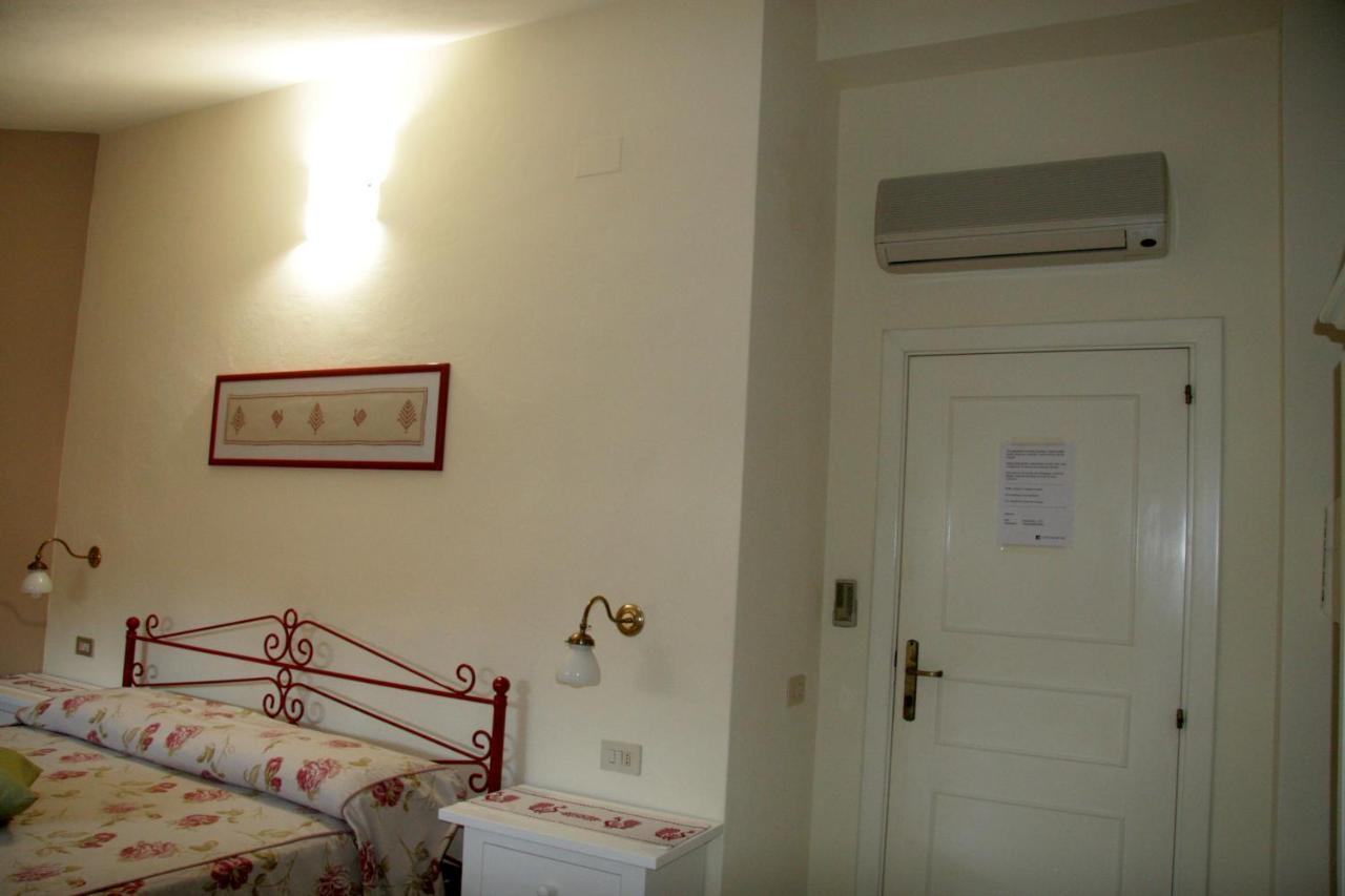La Brezza Del Sud Villa Теулада Екстериор снимка